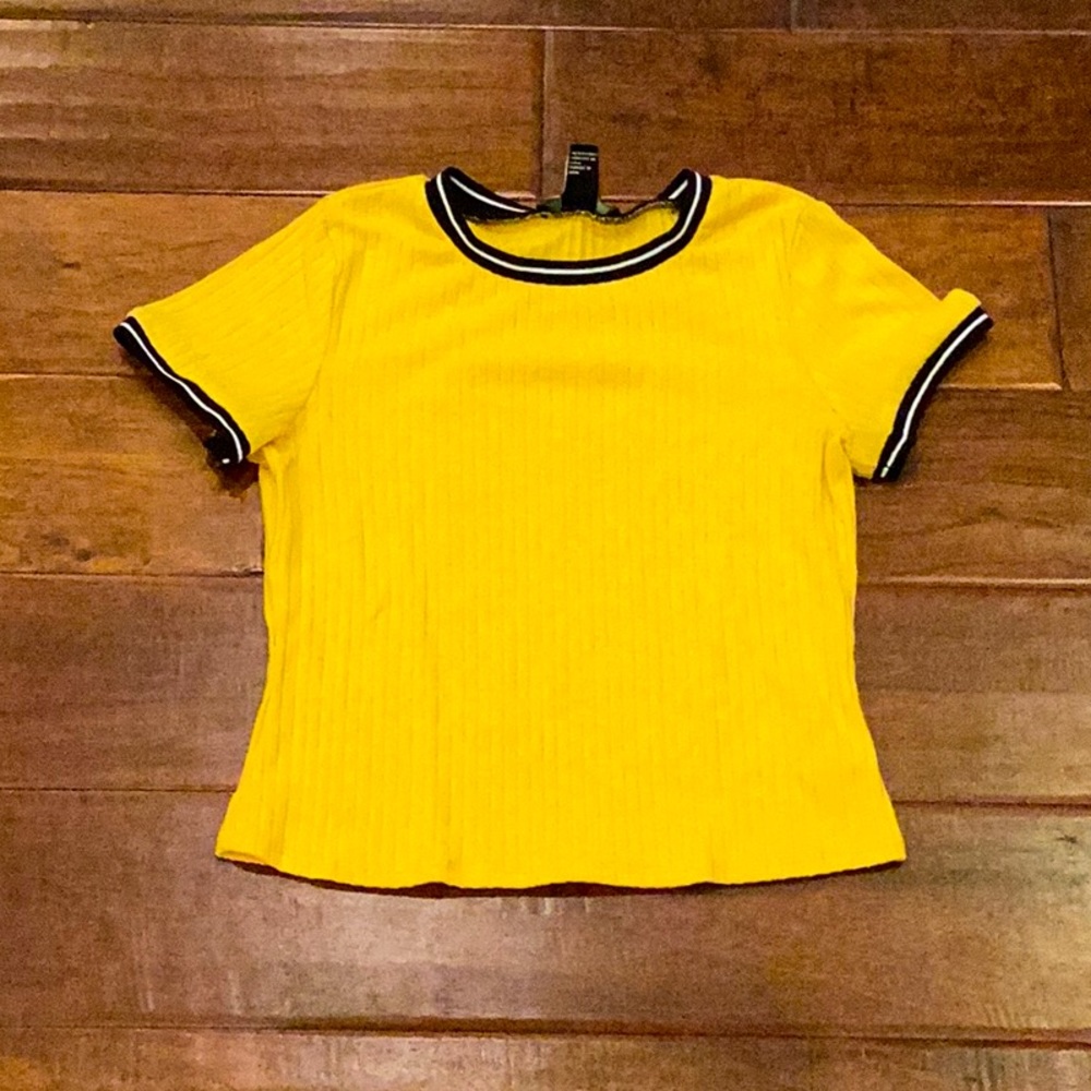 Girls Yellow Forever 21 Tshirt